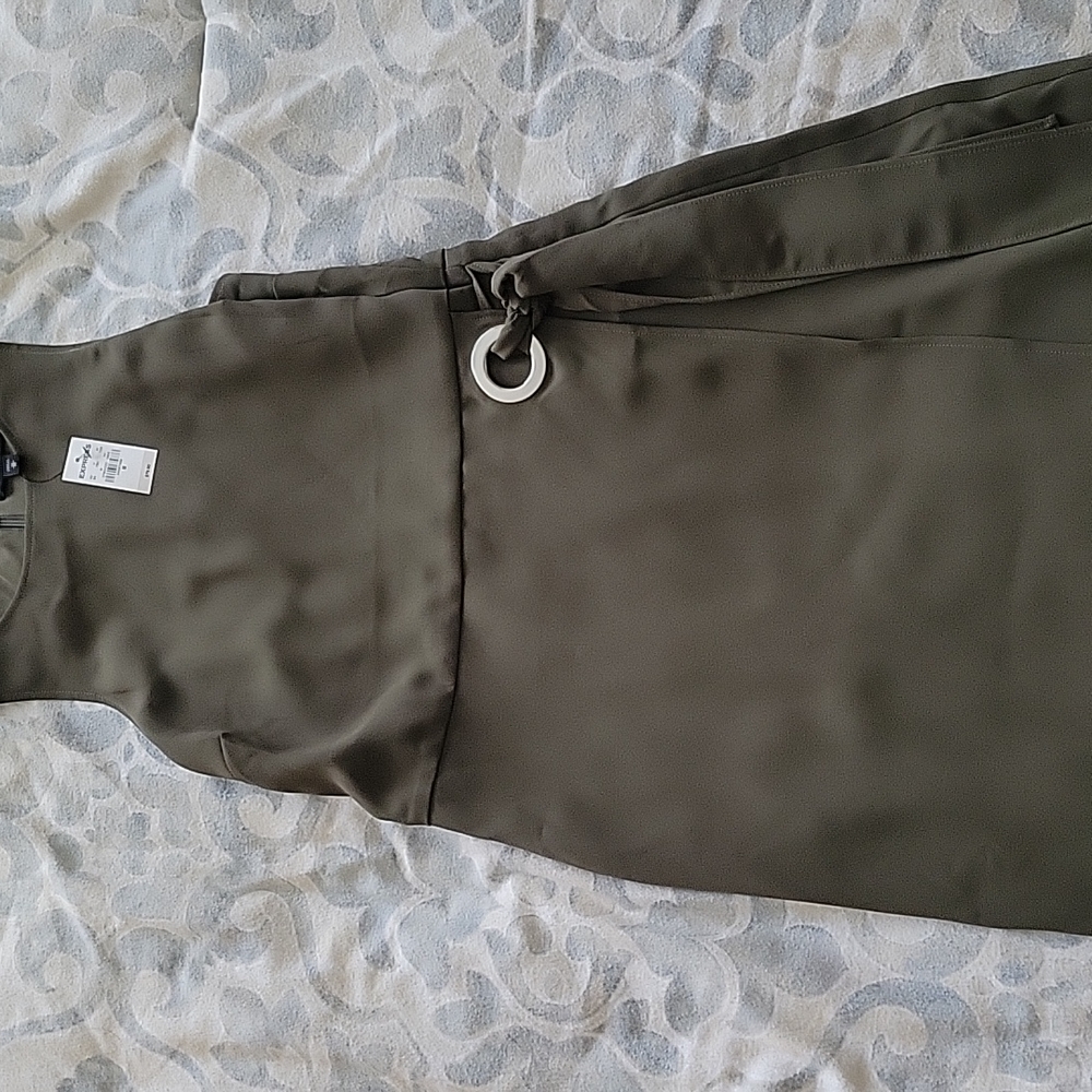 Womans Express dress, olive green, new w/tags size Medium
